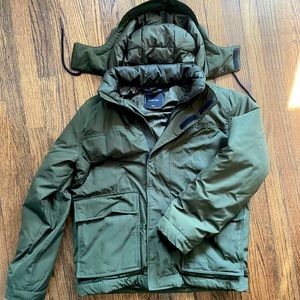 Everlane Men’s ReNew Short Parka in Moss Green